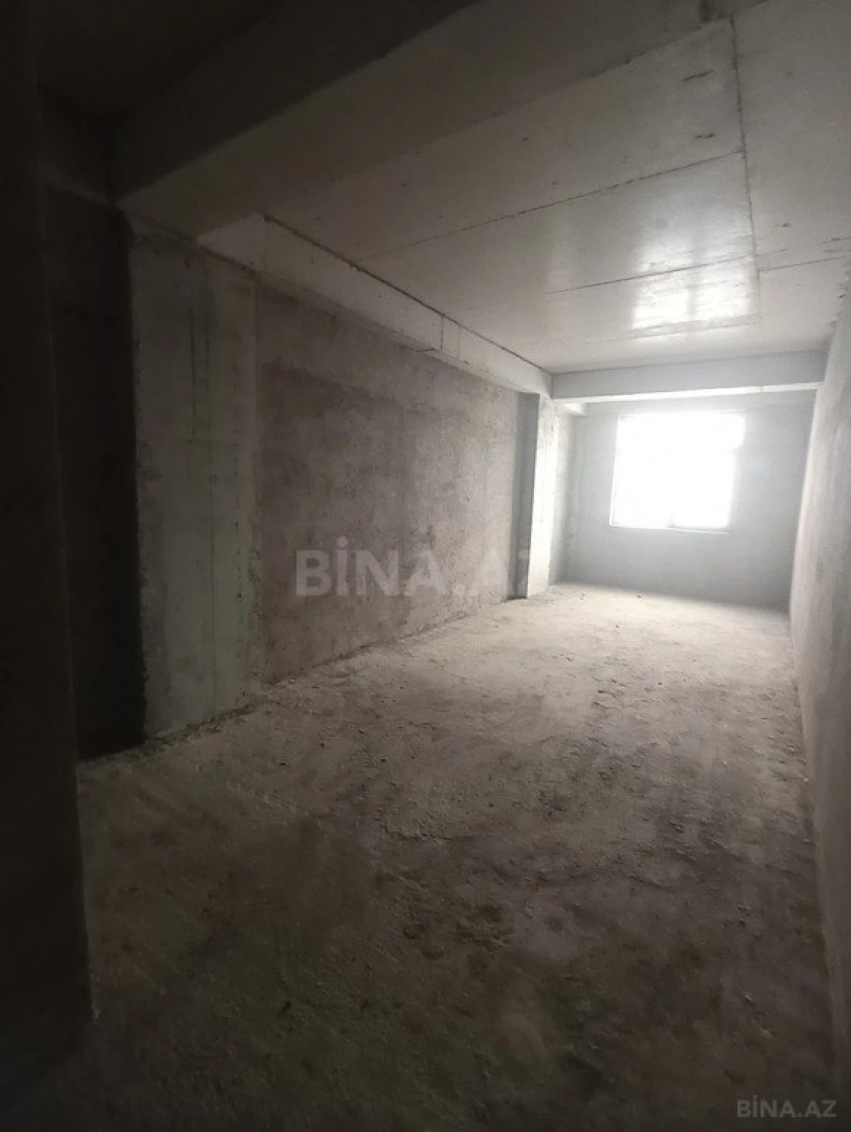 Satılır 4 otaqlı mənzil 158 m²