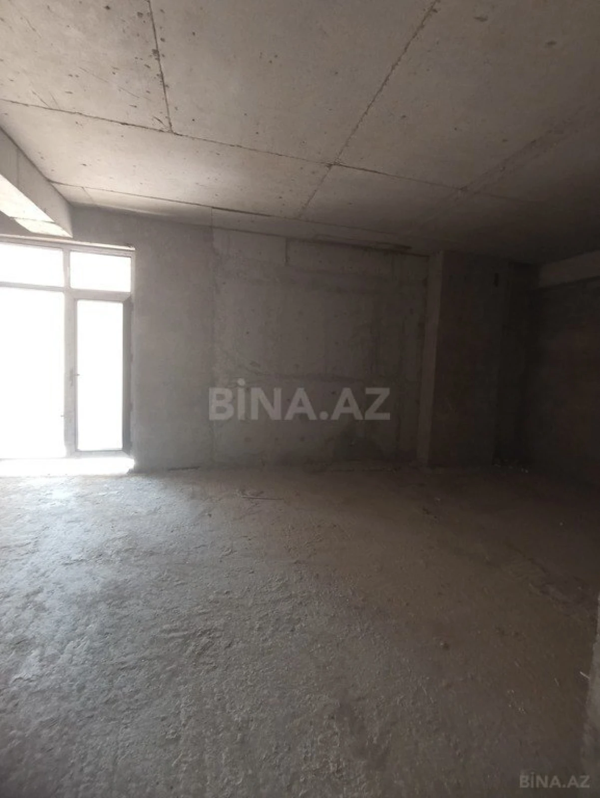 Satılır 4 otaqlı mənzil 158 m²