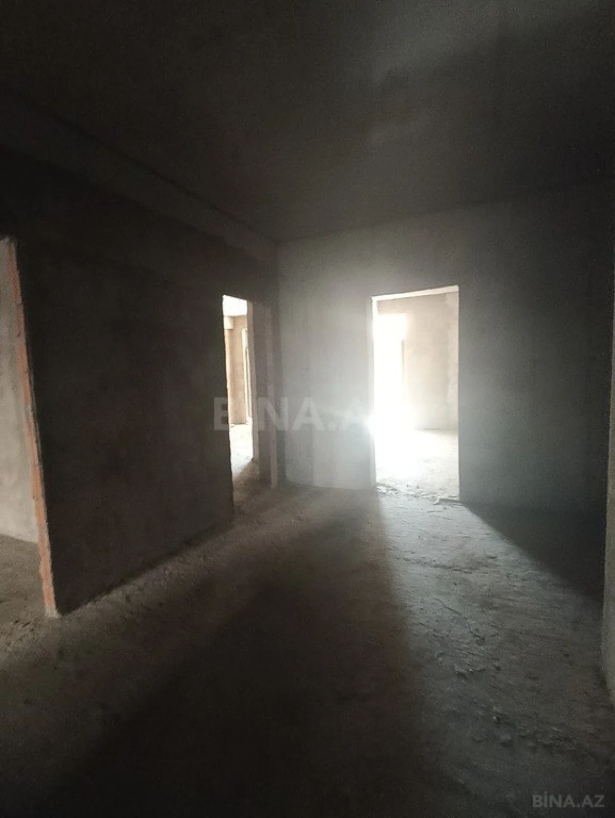 Satılır 4 otaqlı mənzil 158 m²