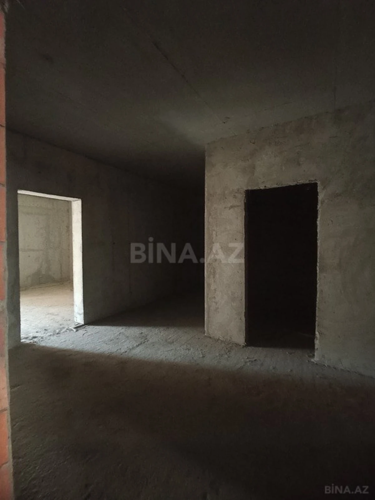 Satılır 4 otaqlı mənzil 158 m²