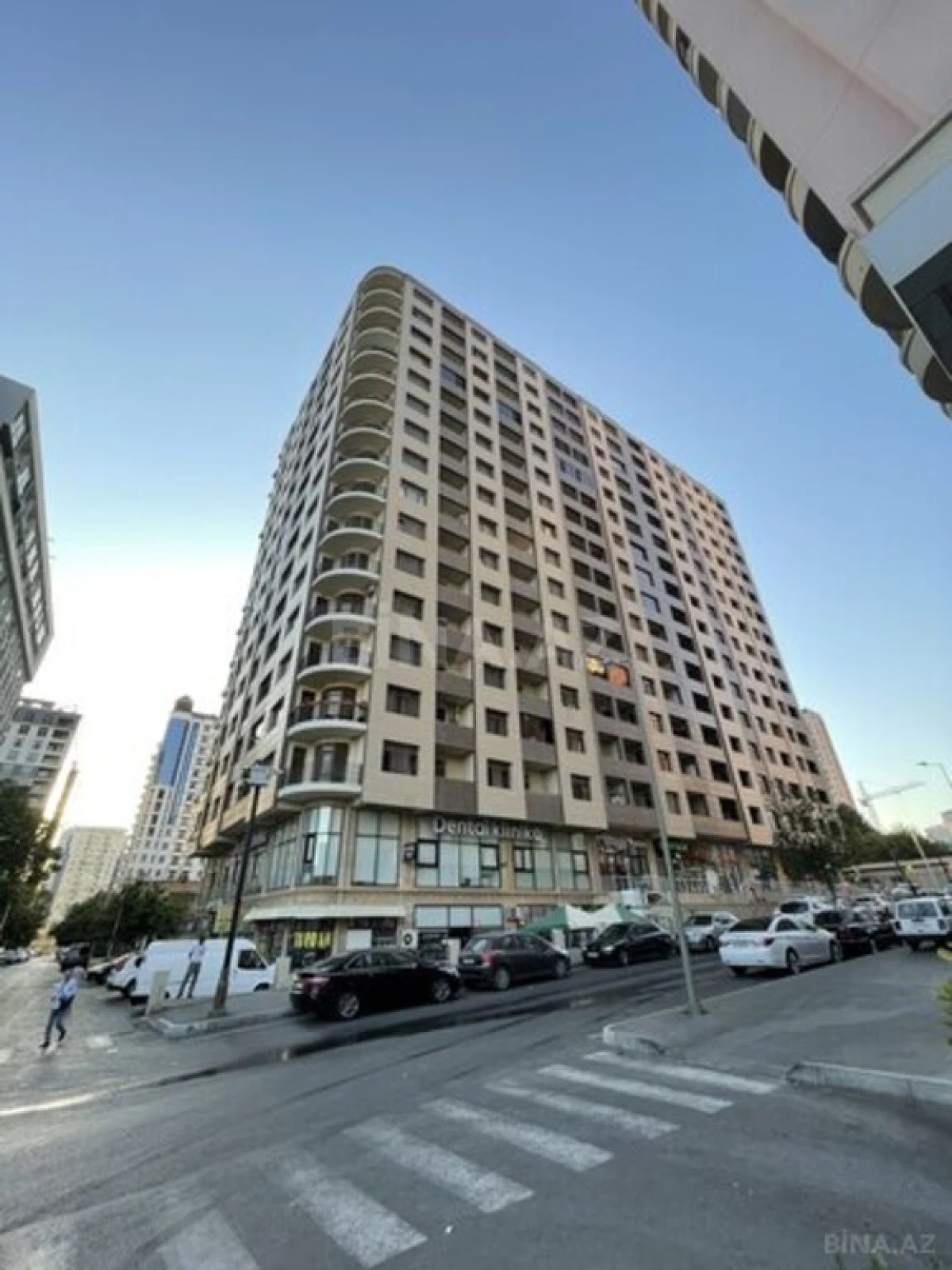 Satılır 4 otaqlı mənzil 158 m²