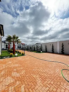 Satılır 6 otaqlı həyət evi 400 m²