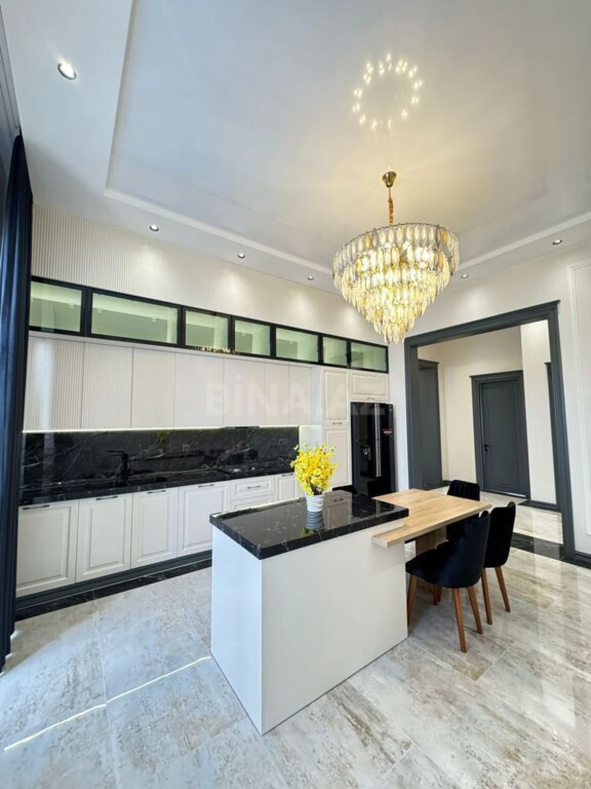 Satılır 6 otaqlı həyət evi 400 m²