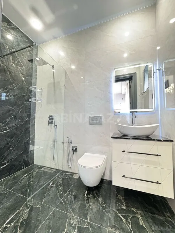 Satılır 6 otaqlı həyət evi 400 m²