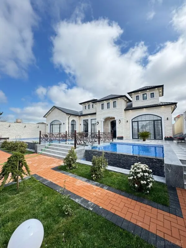 Satılır 6 otaqlı həyət evi 400 m²
