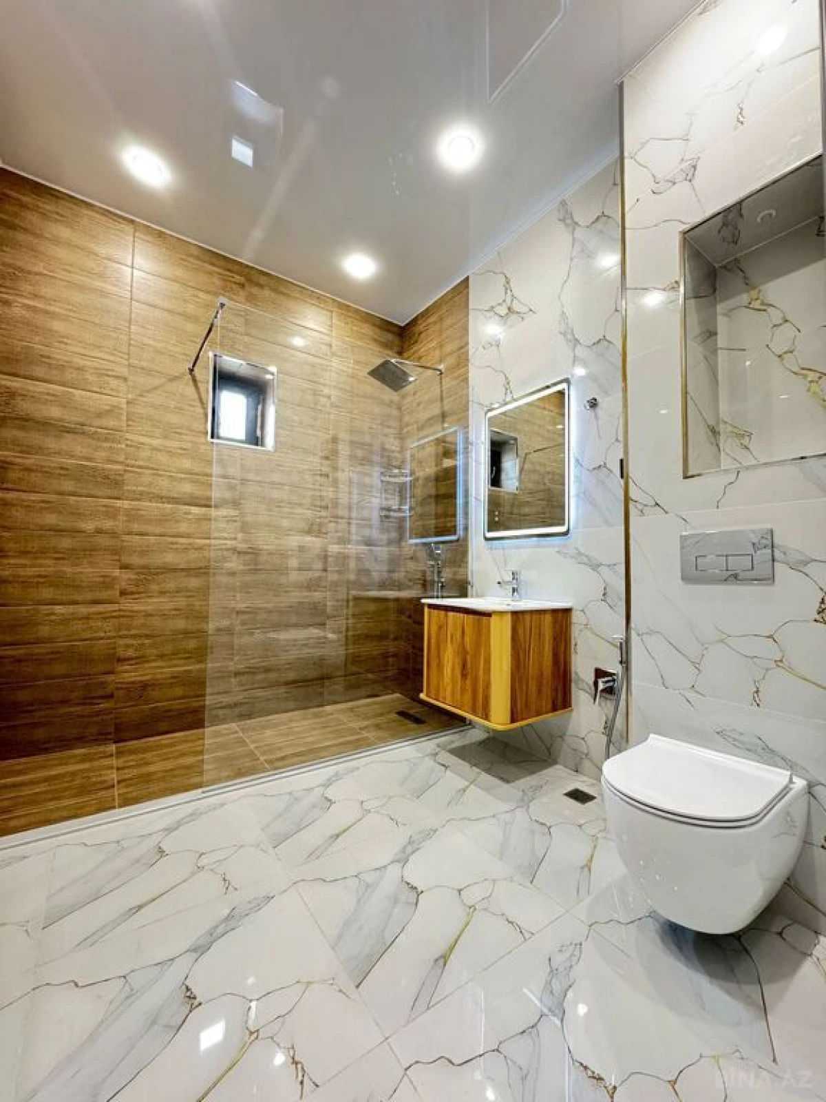 Satılır 6 otaqlı həyət evi 400 m²