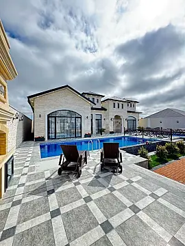 Satılır 6 otaqlı həyət evi 400 m²