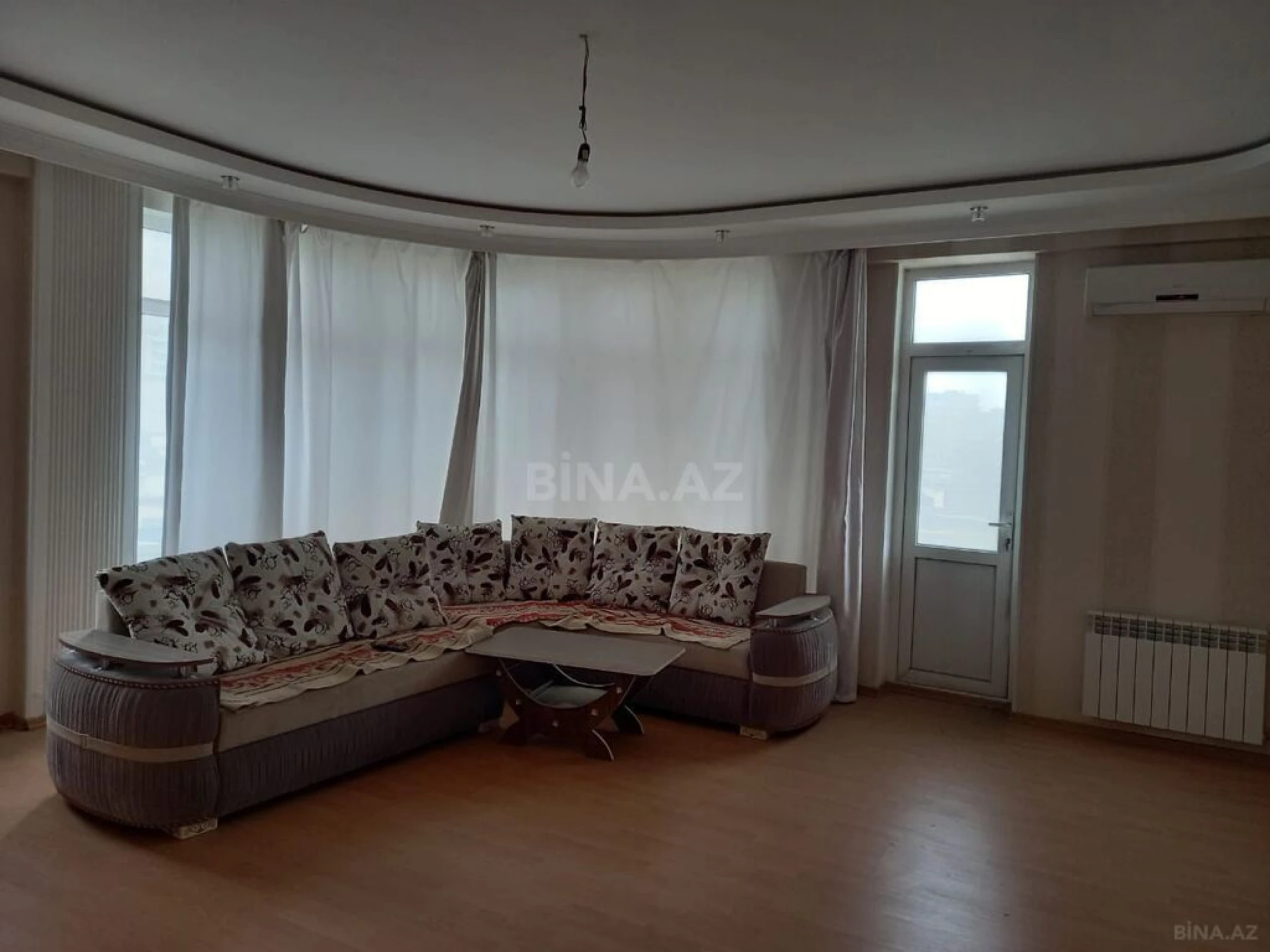 Satılır 3 otaqlı mənzil 144 m²