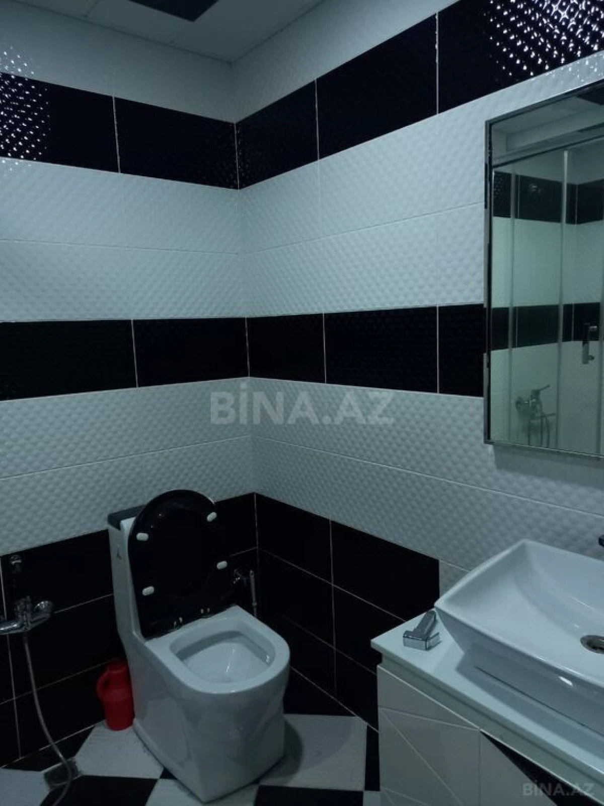 Satılır 3 otaqlı mənzil 144 m²