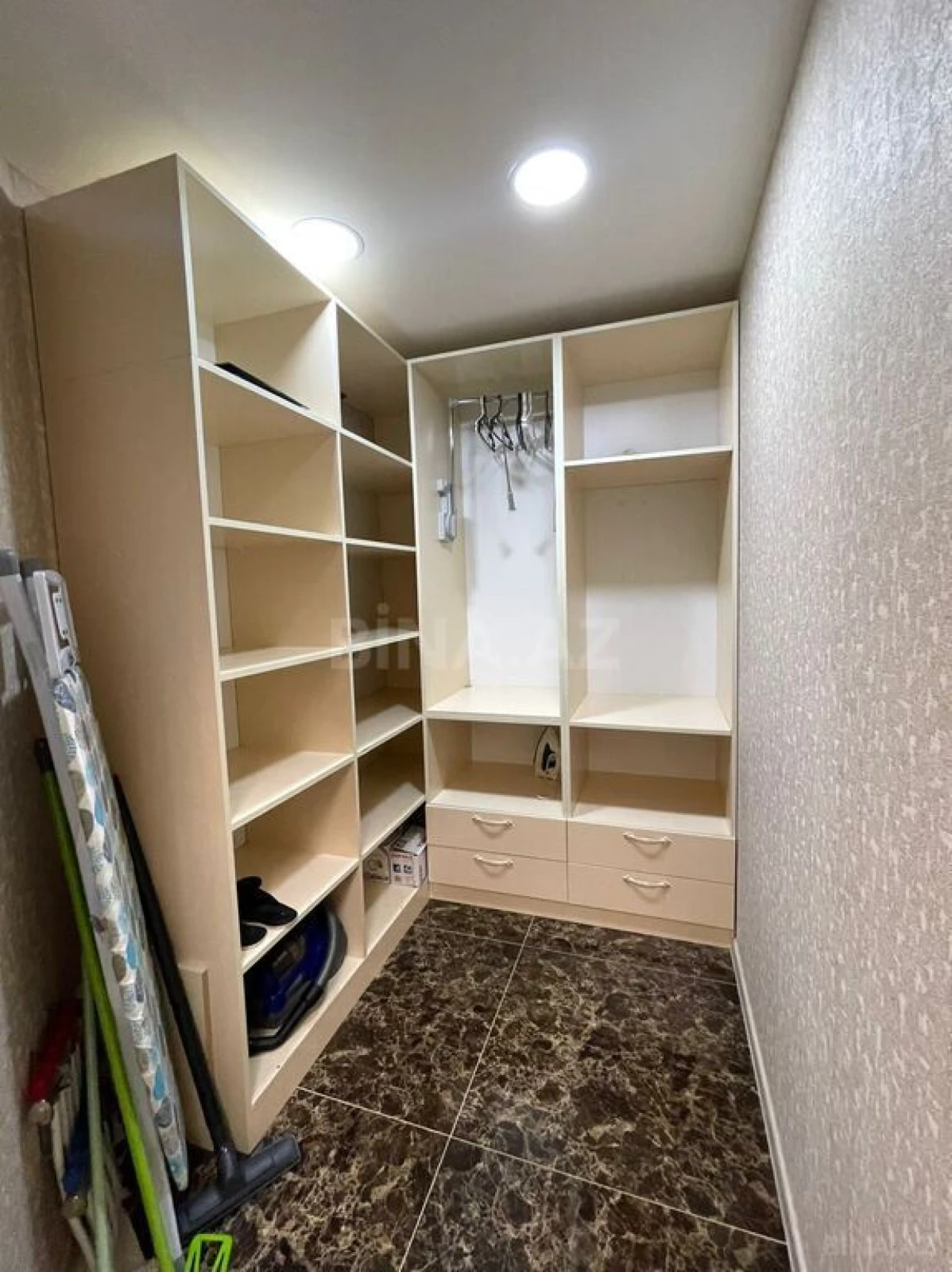 Kirayə verilir 2 otaqlı mənzil 100 m²