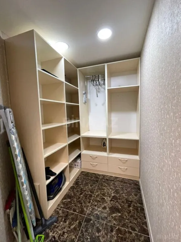 Kirayə verilir 2 otaqlı mənzil 100 m²