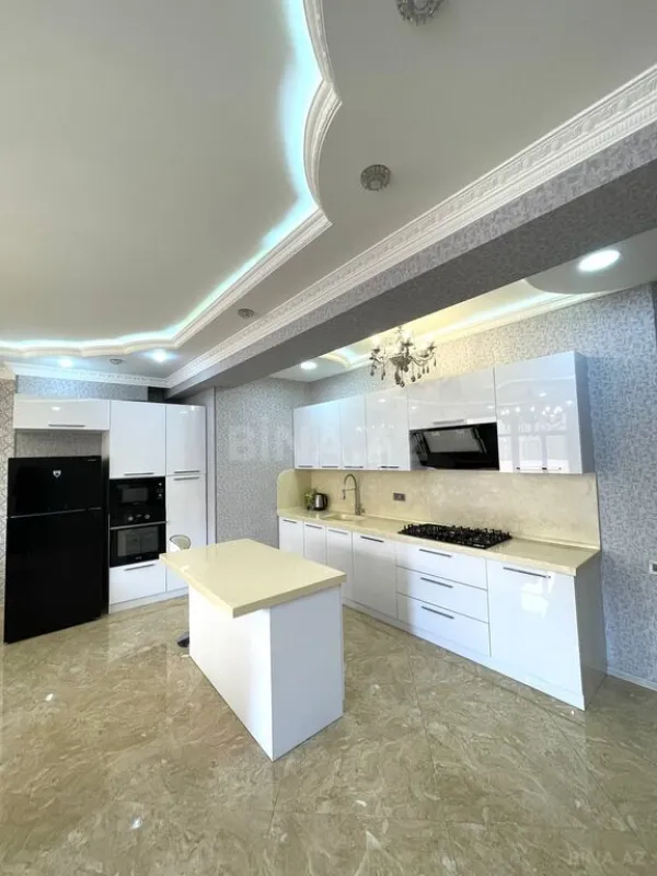Kirayə verilir 2 otaqlı mənzil 100 m²
