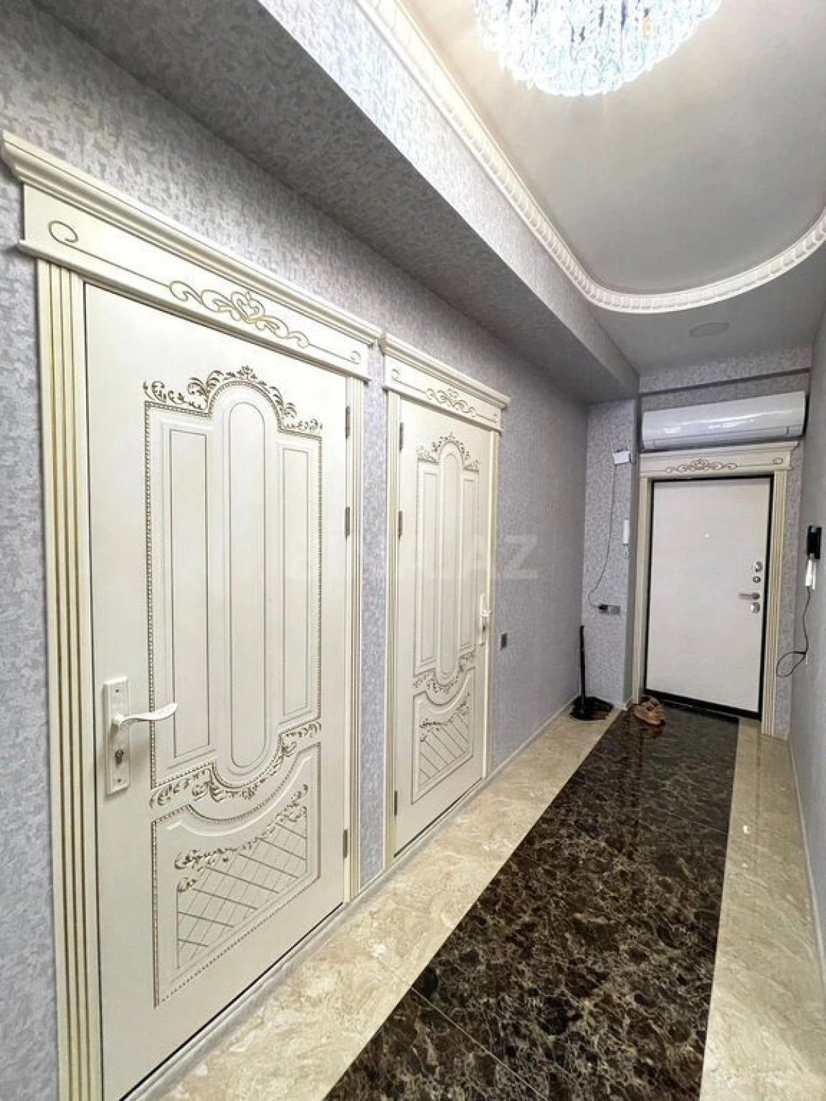 Kirayə verilir 2 otaqlı mənzil 100 m²
