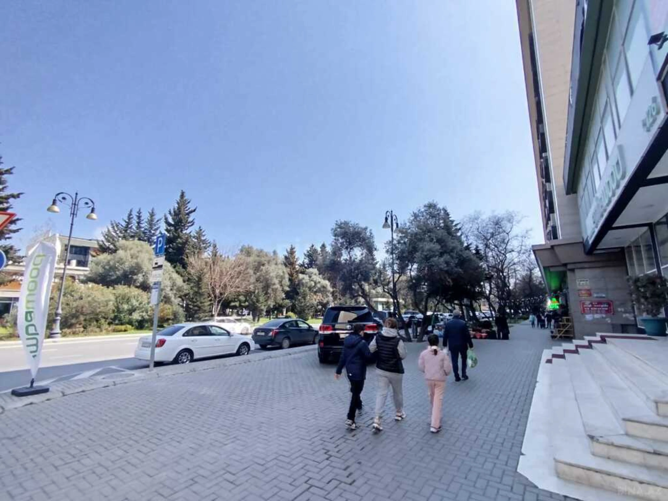 Satılır obyekt 260 m²