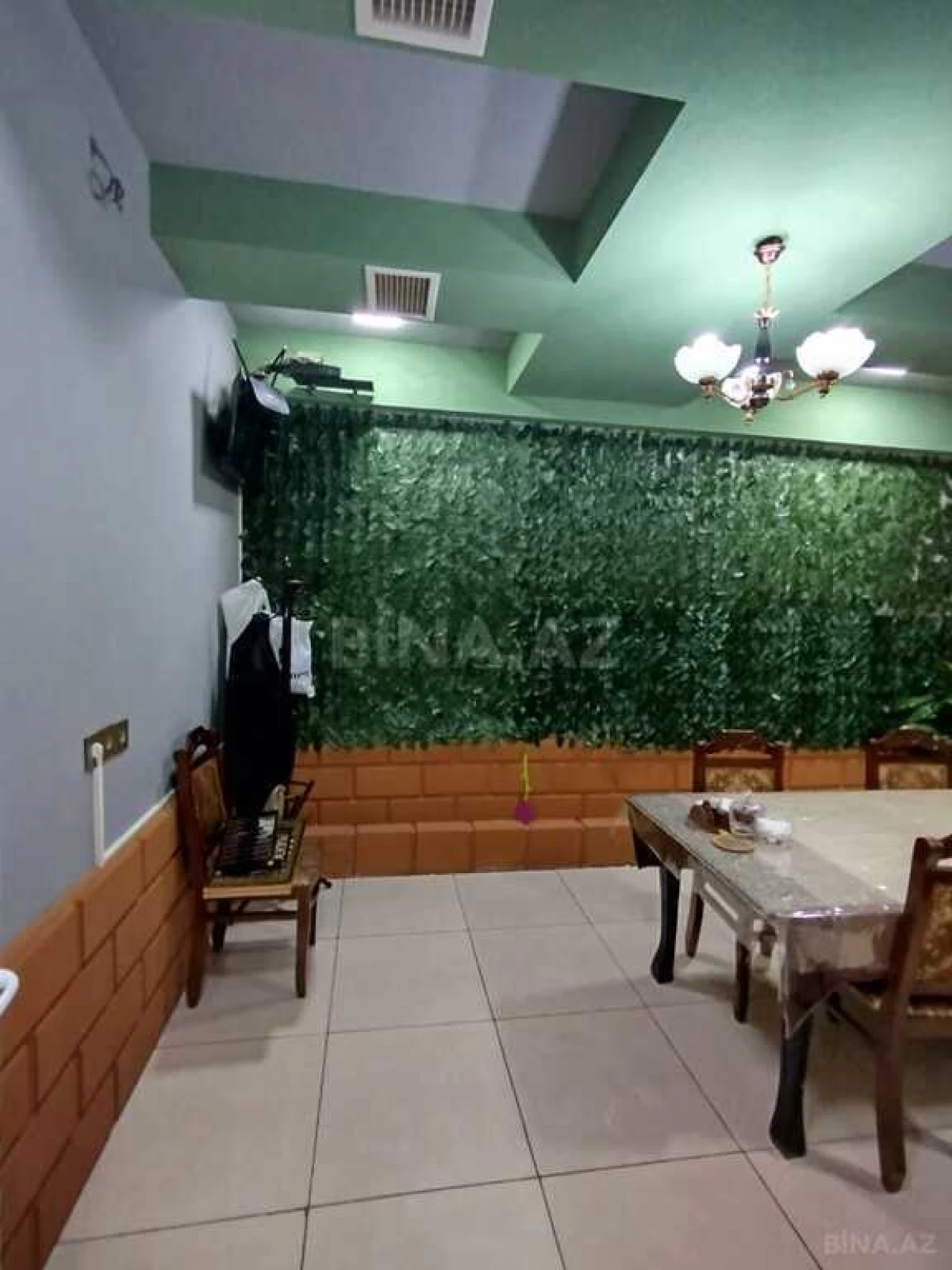 Satılır obyekt 260 m²