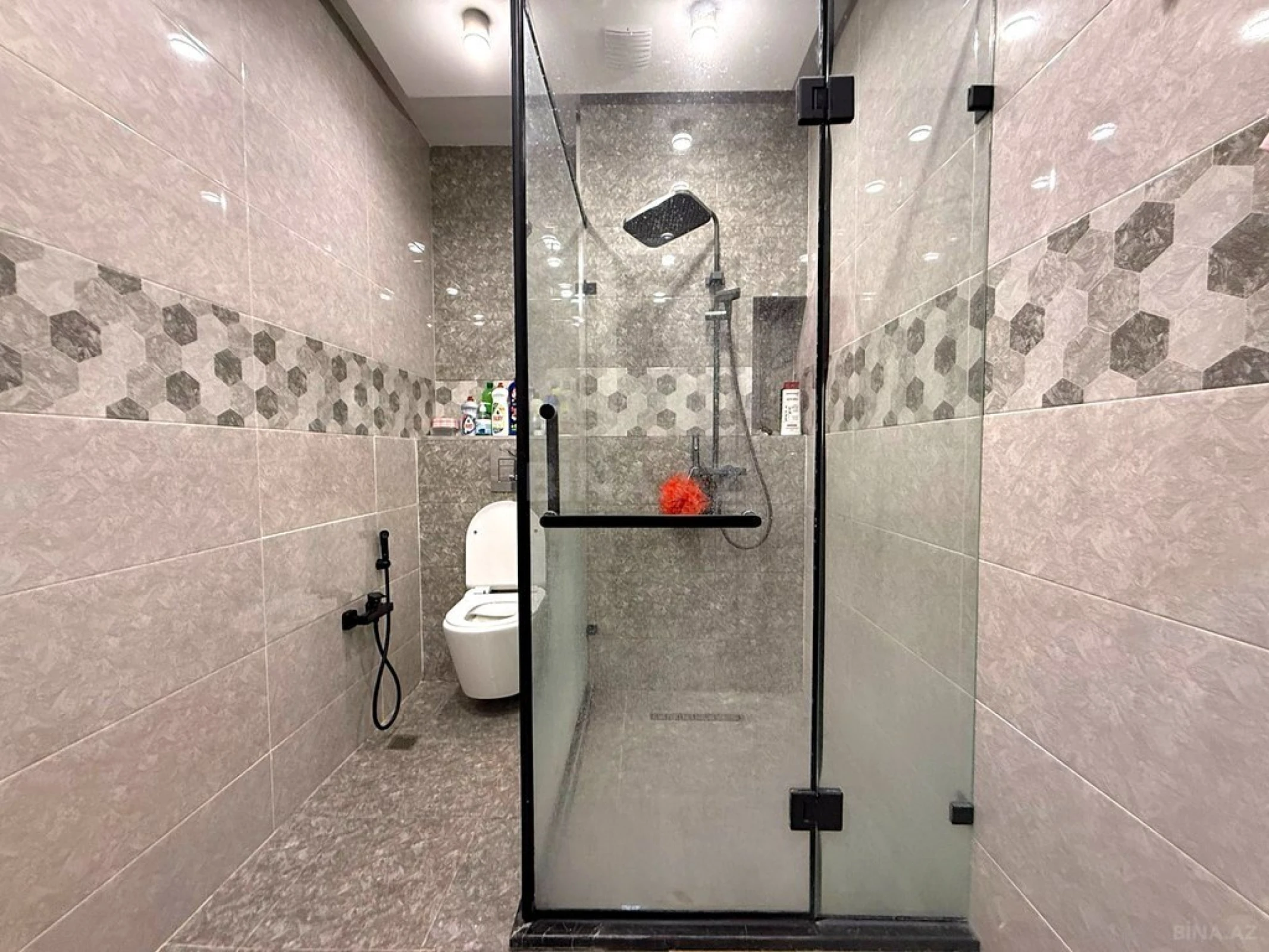 Satılır 2 otaqlı mənzil 76.6 m²