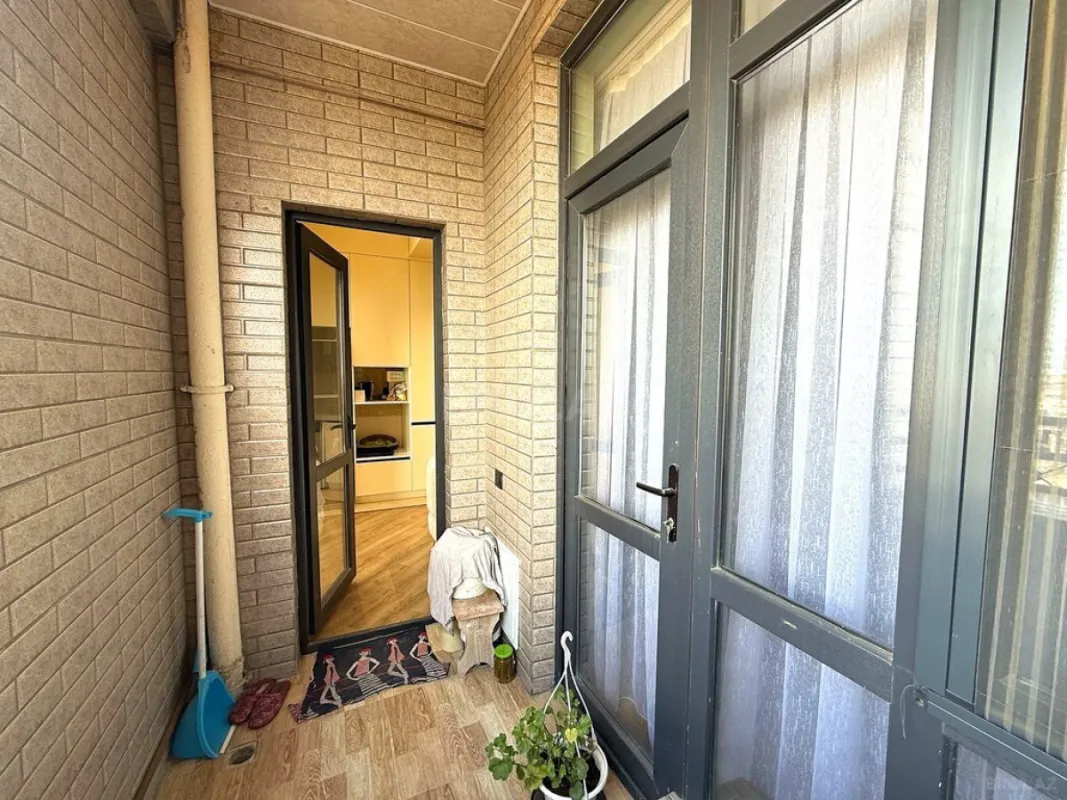 Satılır 2 otaqlı mənzil 76.6 m²