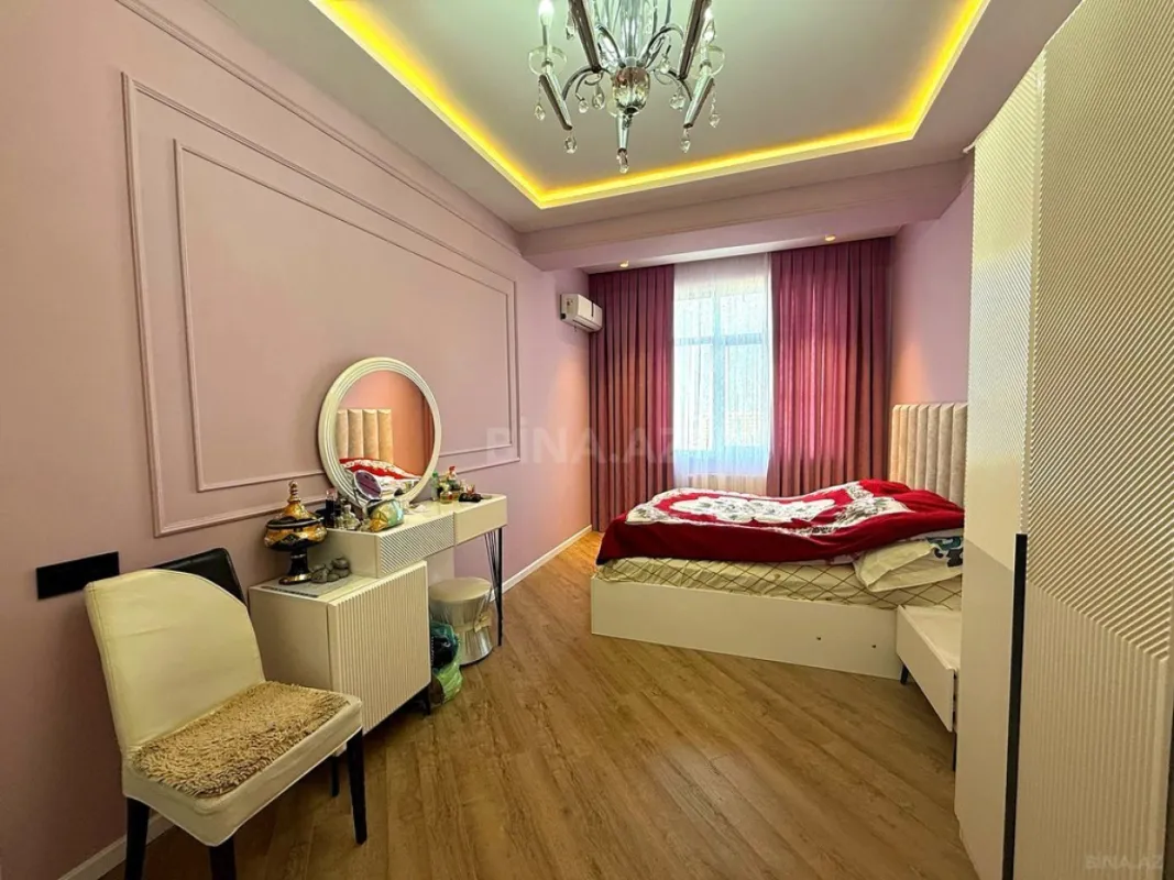 Satılır 2 otaqlı mənzil 76.6 m²