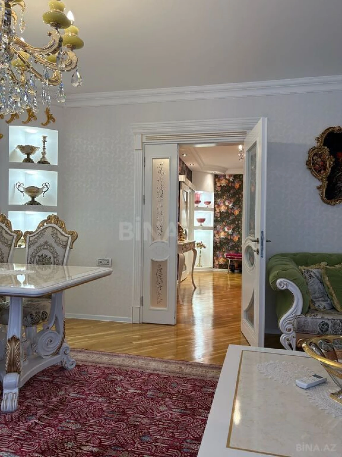 Satılır 4 otaqlı mənzil 170.5 m²