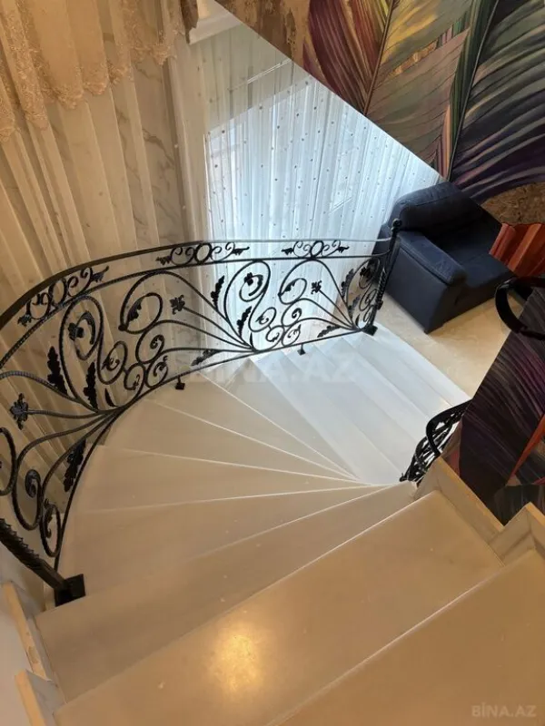 Satılır 4 otaqlı mənzil 170.5 m²