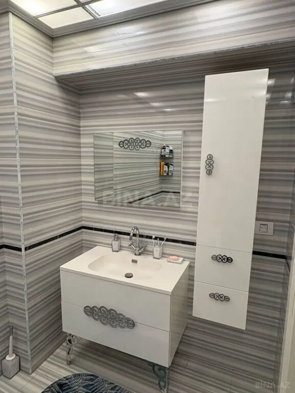 Satılır 4 otaqlı mənzil 170.5 m²