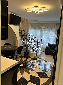 Satılır 4 otaqlı mənzil 170.5 m²