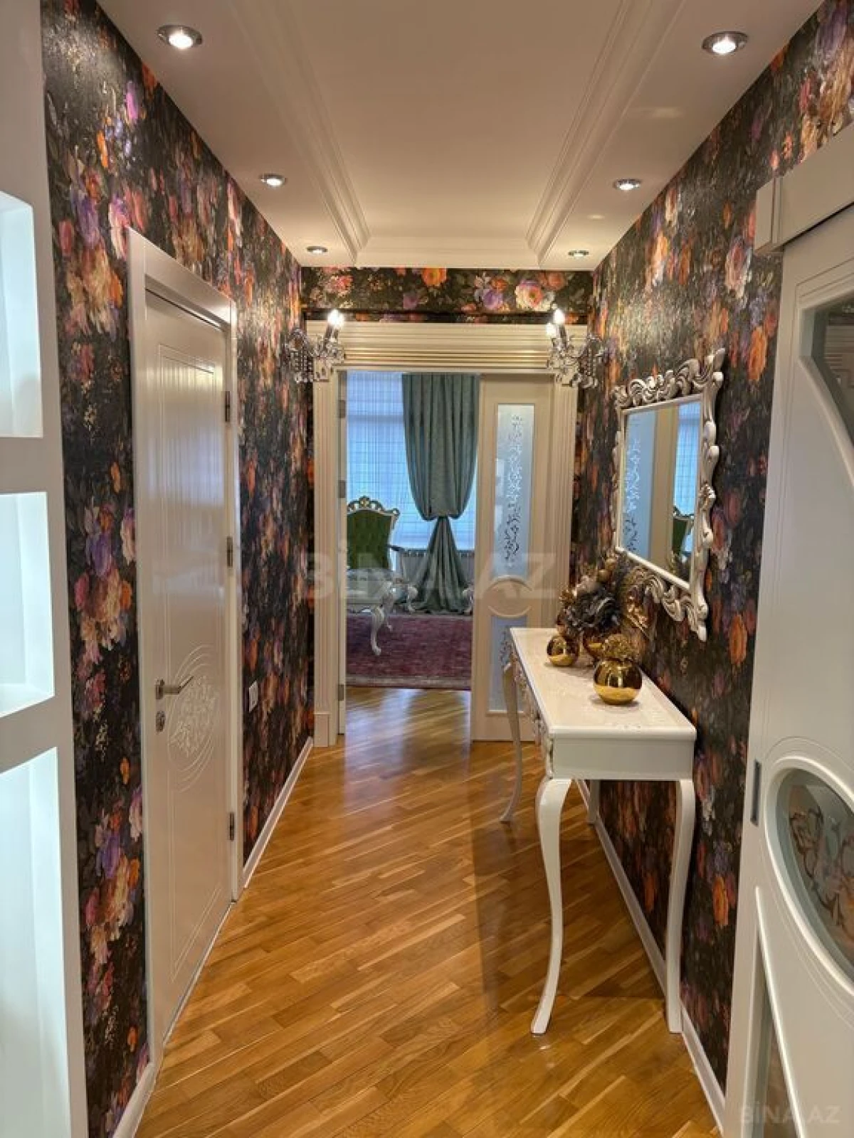 Satılır 4 otaqlı mənzil 170.5 m²