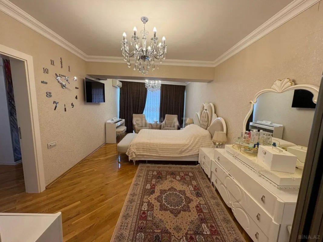 Satılır 4 otaqlı mənzil 170.5 m²
