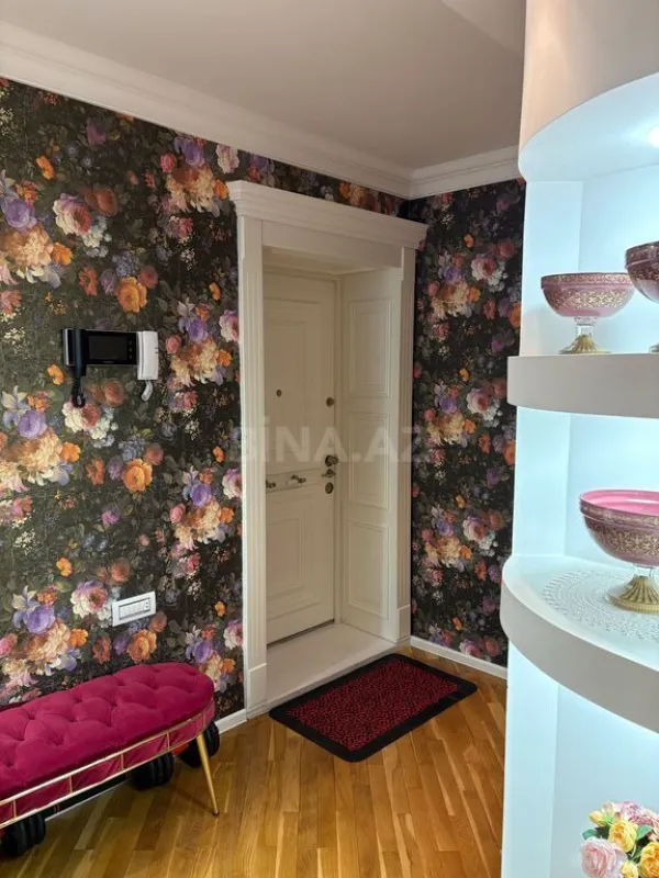 Satılır 4 otaqlı mənzil 170.5 m²