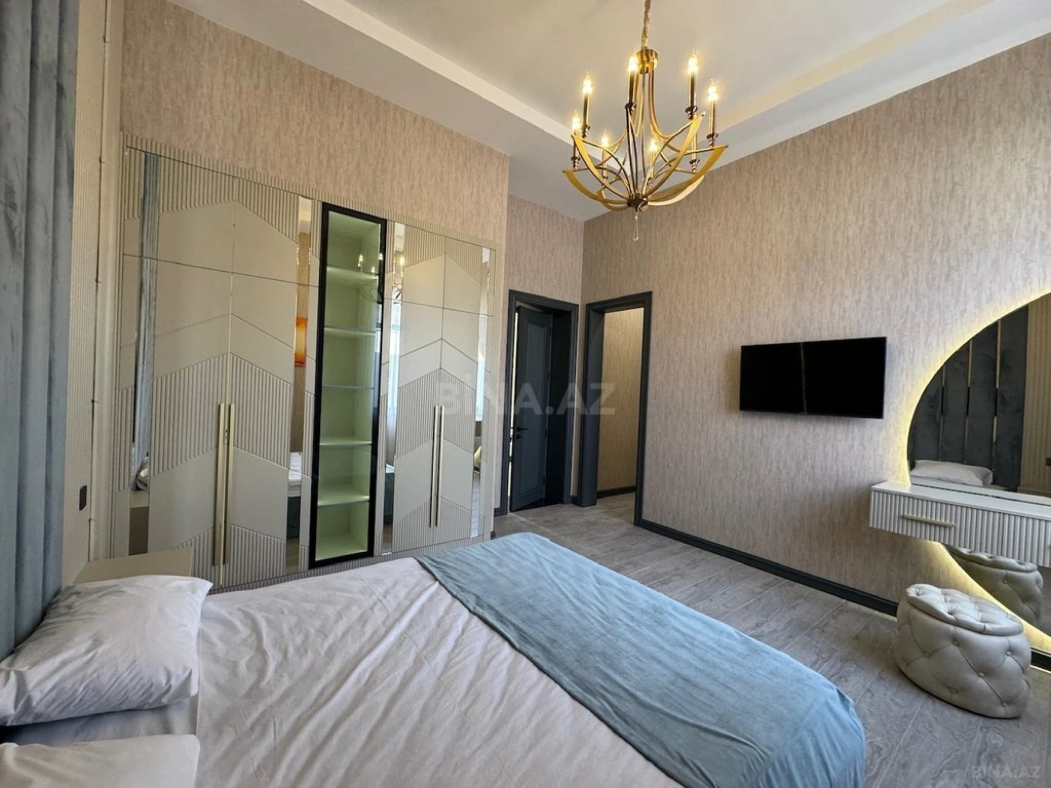 Satılır 5 otaqlı həyət evi 250 m²