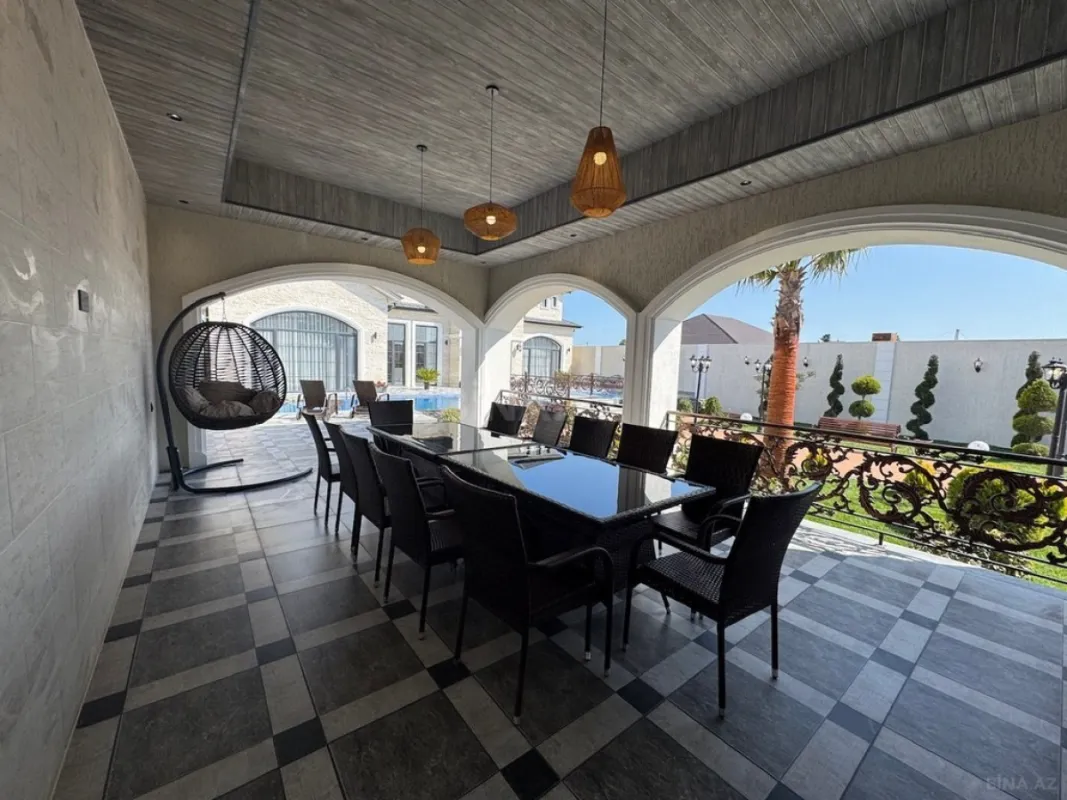 Satılır 5 otaqlı həyət evi 250 m²