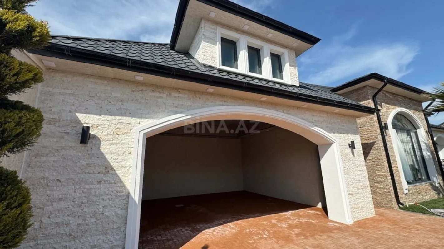 Satılır 5 otaqlı həyət evi 250 m²