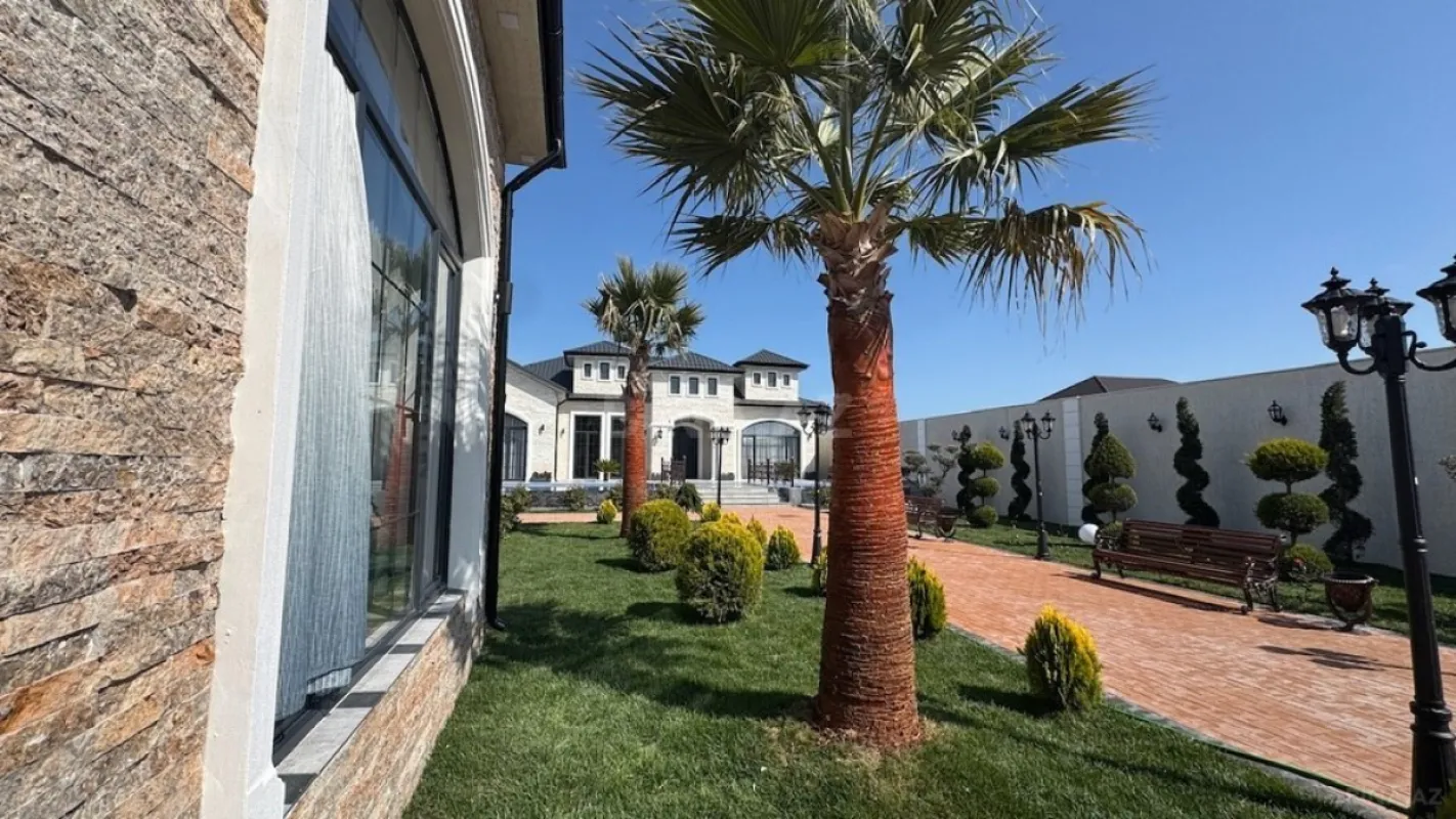 Satılır 5 otaqlı həyət evi 250 m²