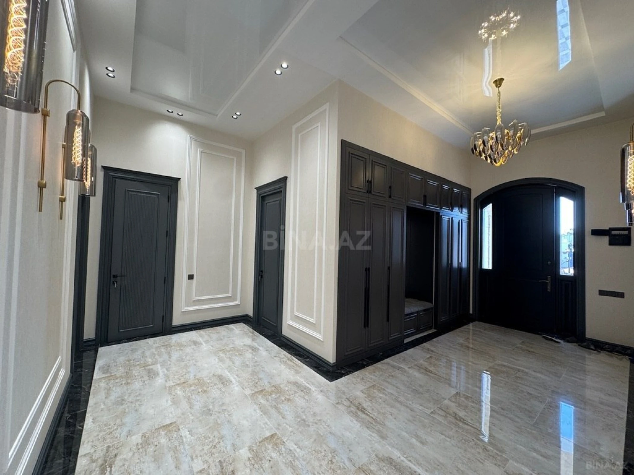 Satılır 5 otaqlı həyət evi 250 m²