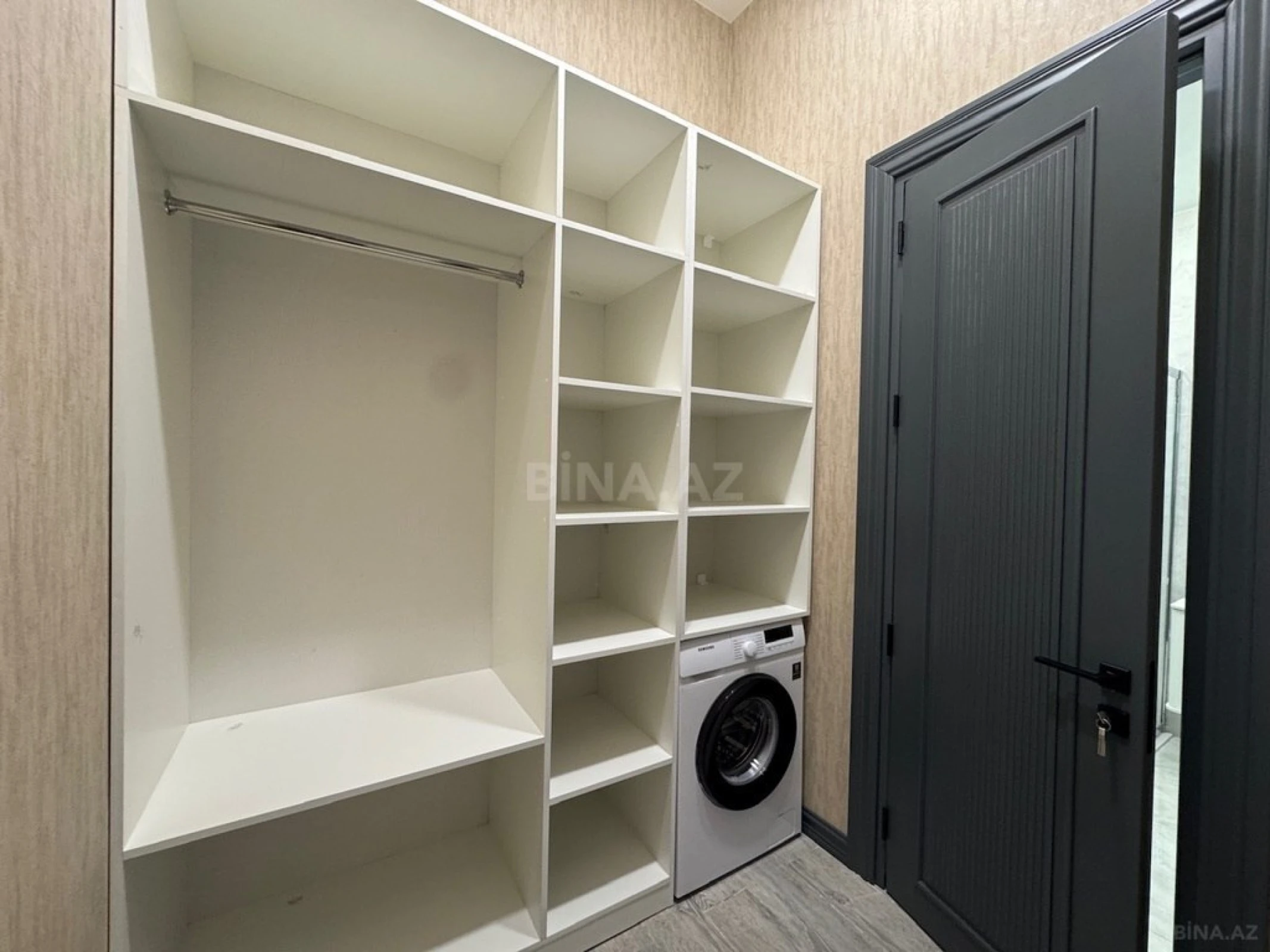 Satılır 5 otaqlı həyət evi 250 m²