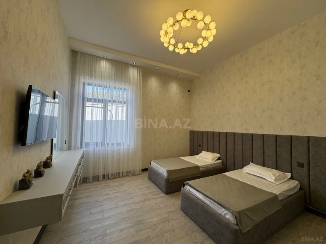 Satılır 5 otaqlı həyət evi 250 m²