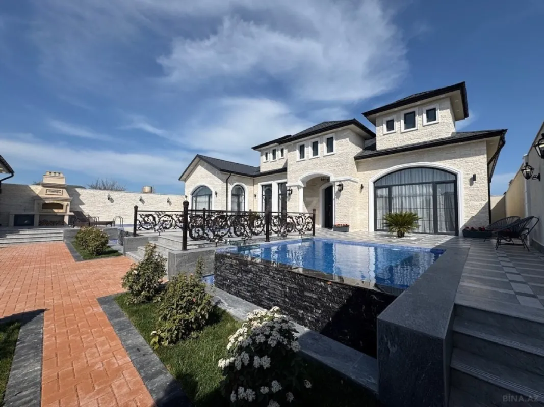 Satılır 5 otaqlı həyət evi 250 m²