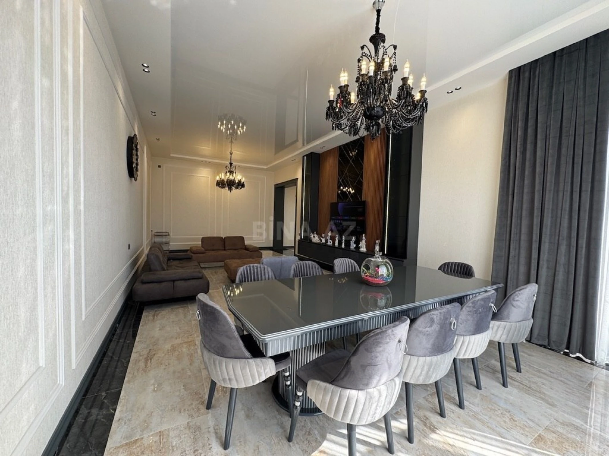 Satılır 5 otaqlı həyət evi 250 m²