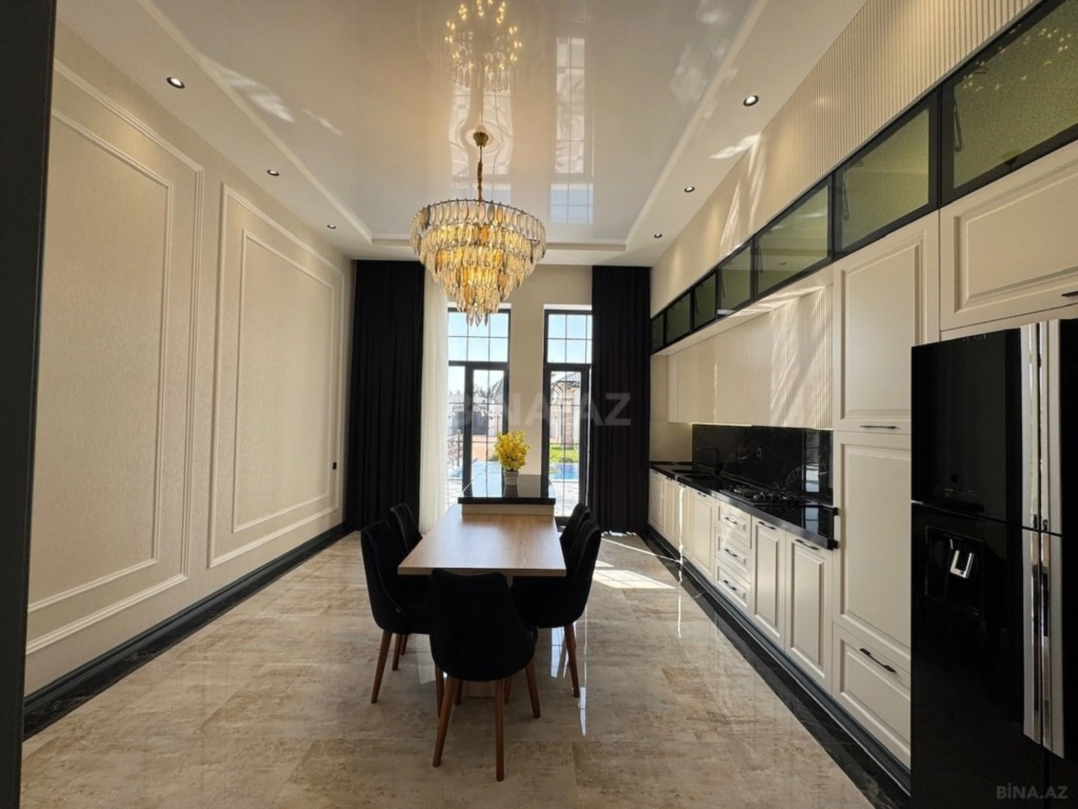 Satılır 5 otaqlı həyət evi 250 m²