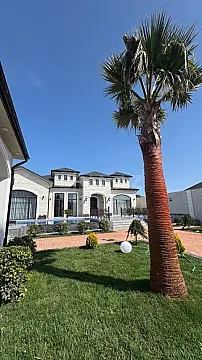 Satılır 5 otaqlı həyət evi 250 m²