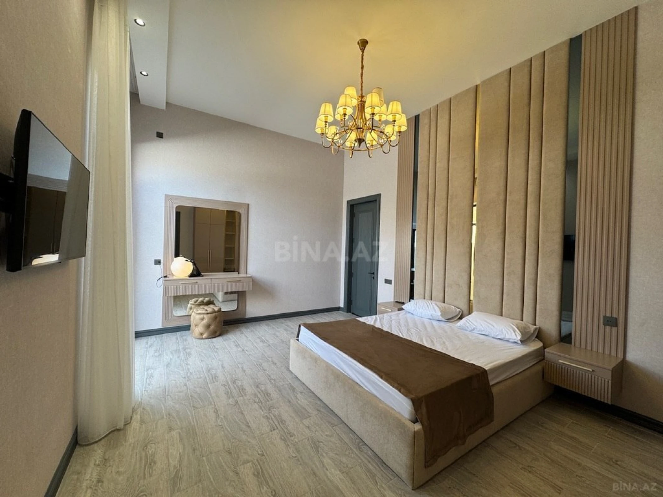 Satılır 5 otaqlı həyət evi 250 m²