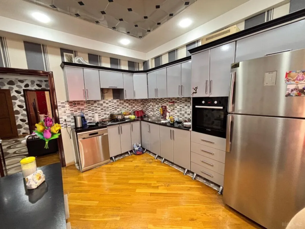 Satılır 3 otaqlı mənzil 98 m²