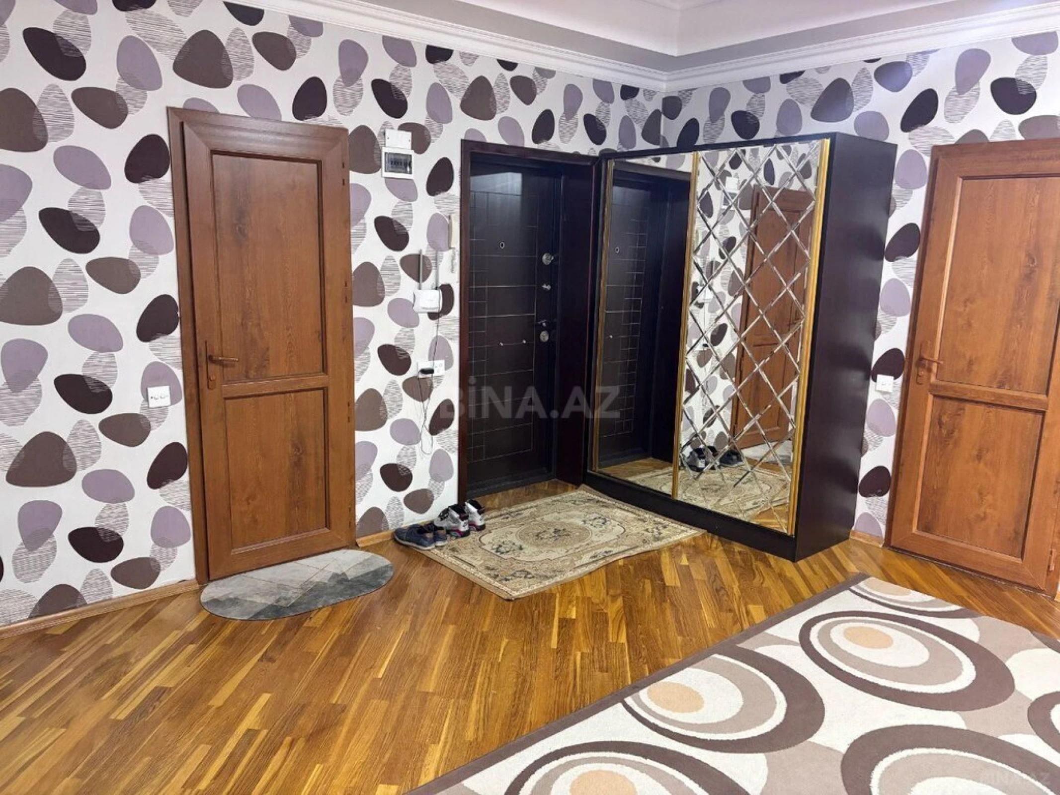 Satılır 3 otaqlı mənzil 98 m²