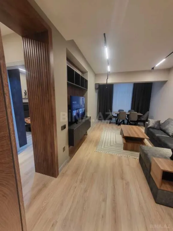 Kirayə verilir 2 otaqlı mənzil 82 m²