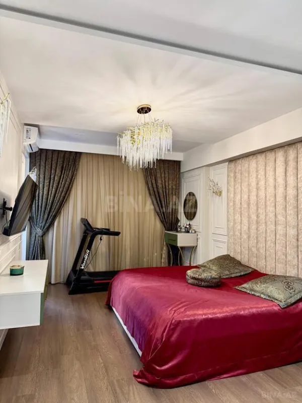 Satılır 4 otaqlı mənzil 155 m²