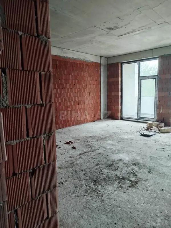 Satılır 2 otaqlı mənzil 106 m²
