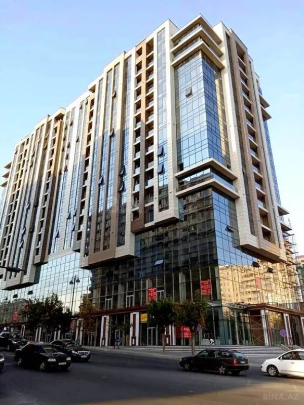 Satılır 2 otaqlı mənzil 106 m²