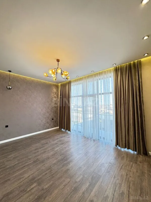 Satılır 6 otaqlı həyət evi 300 m²
