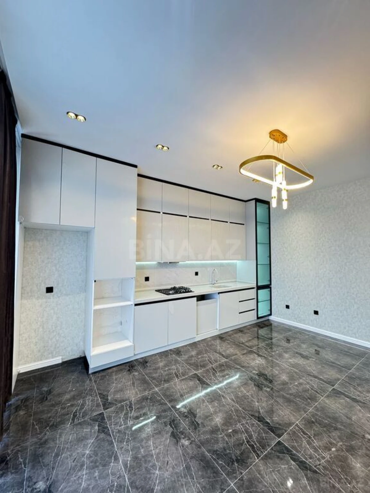 Satılır 6 otaqlı həyət evi 300 m²