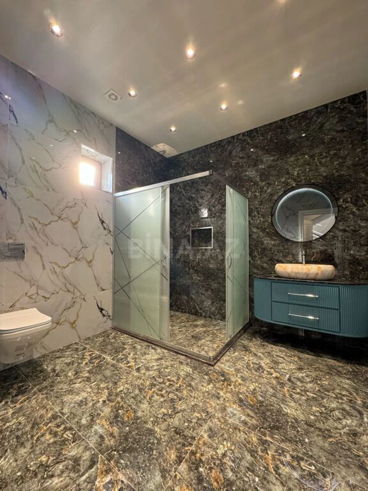 Satılır 6 otaqlı həyət evi 300 m²